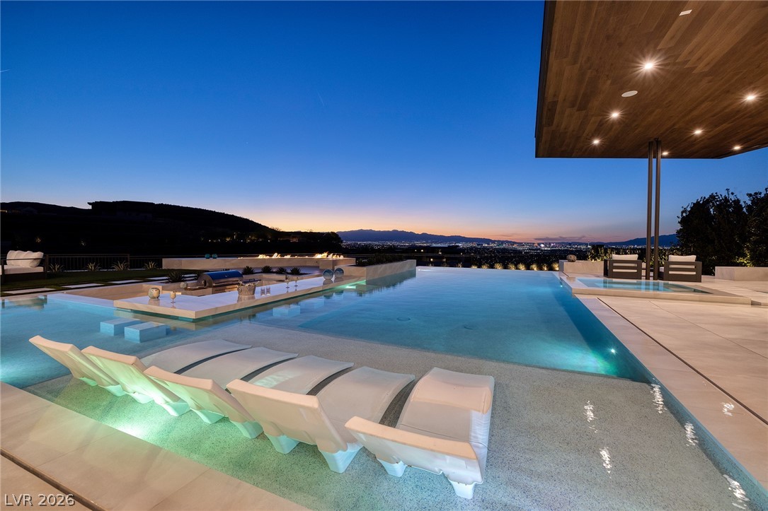 19 Boulderback Drive Henderson NV 89012