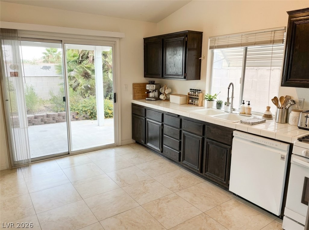 8121 Chambersberg Street Las Vegas NV 89147