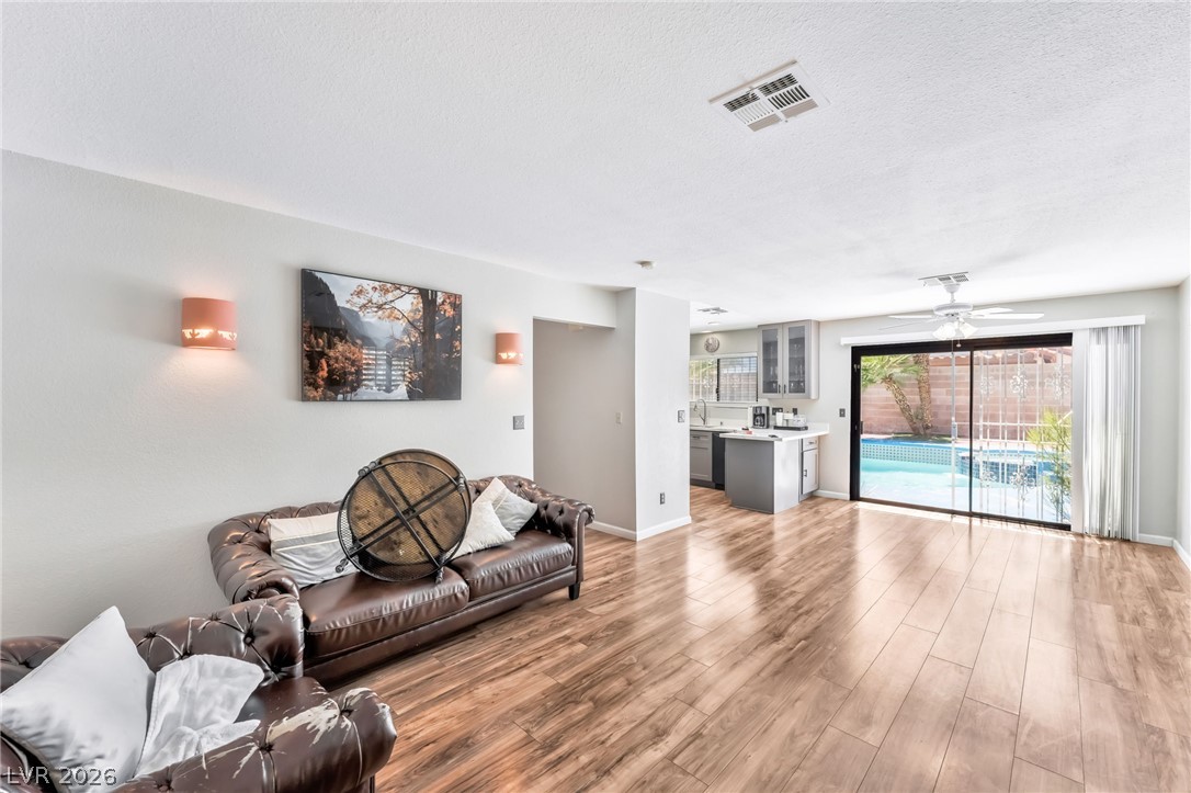 7531 Kalmalii Avenue Las Vegas NV 89147