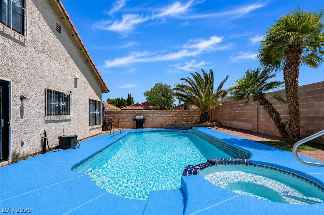 7531 Kalmalii Avenue Las Vegas NV 89147