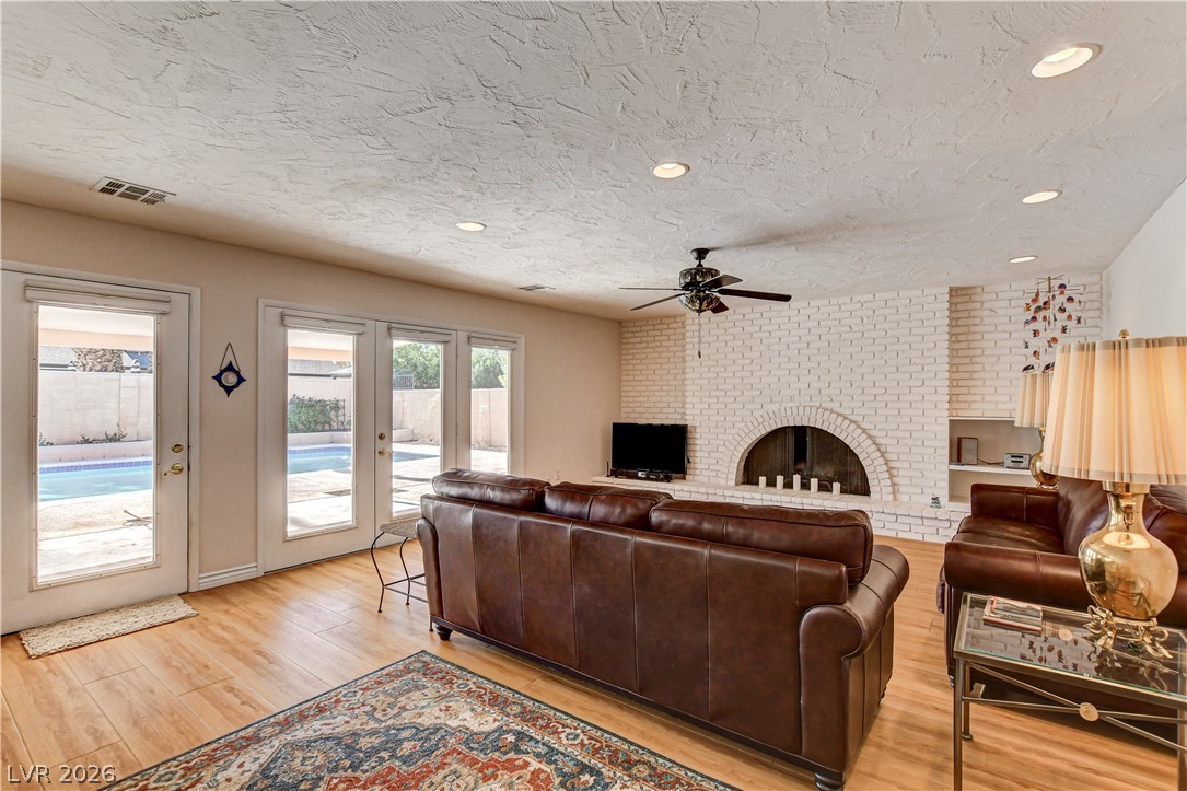 3753 Meadowcrest Drive Las Vegas NV 89121