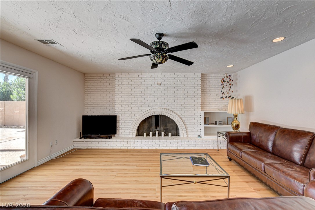 3753 Meadowcrest Drive Las Vegas NV 89121