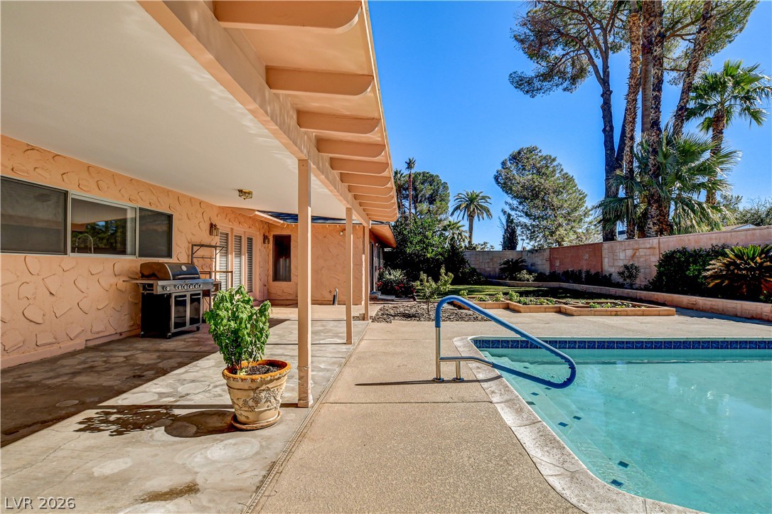3753 Meadowcrest Drive Las Vegas NV 89121