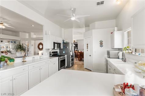 5113 Elm Grove Drive Las Vegas NV 89130