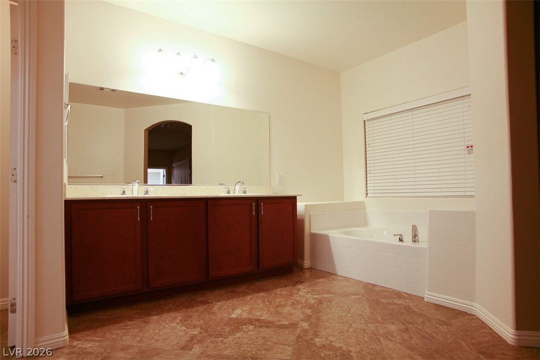 816 Applecross Avenue Henderson NV 89012