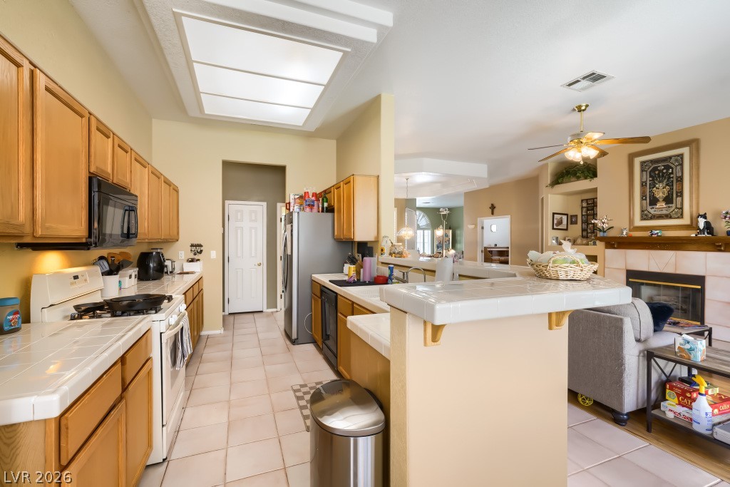 8641 Crest Hill Avenue Las Vegas NV 89145