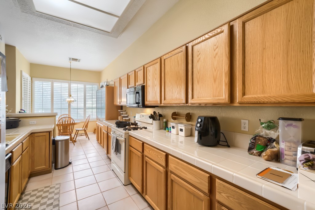 8641 Crest Hill Avenue Las Vegas NV 89145