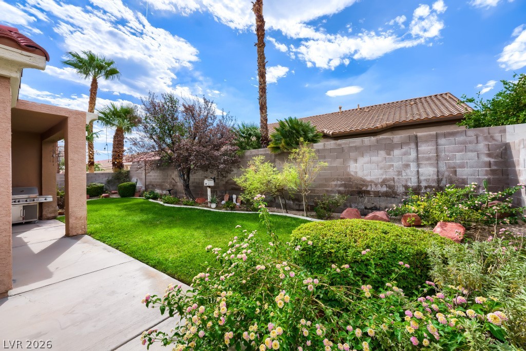 8641 Crest Hill Avenue Las Vegas NV 89145