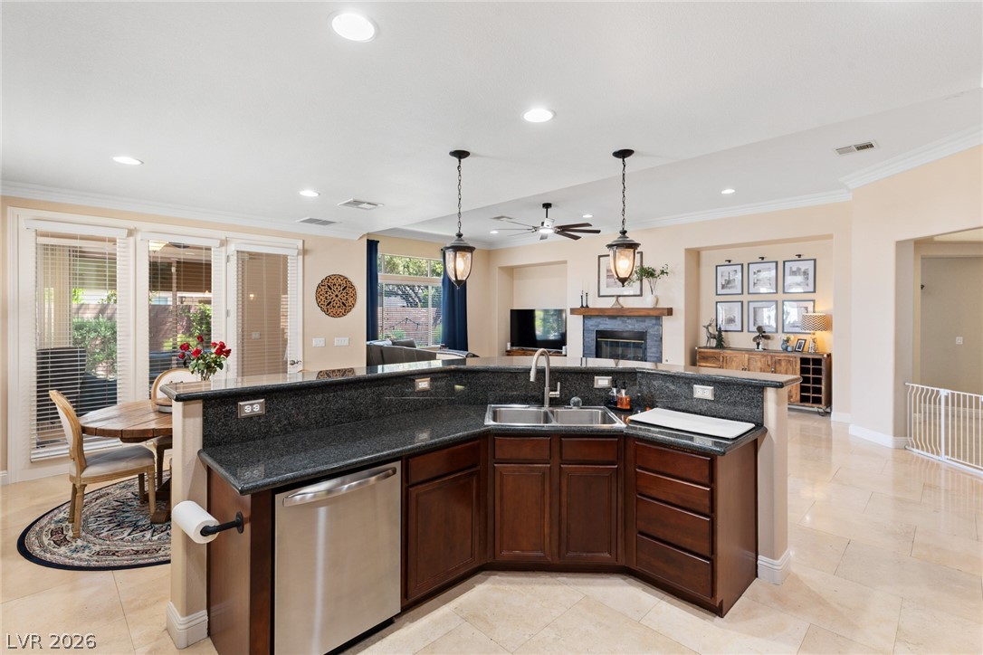 8234 Cupertino Heights Way Las Vegas NV 89178
