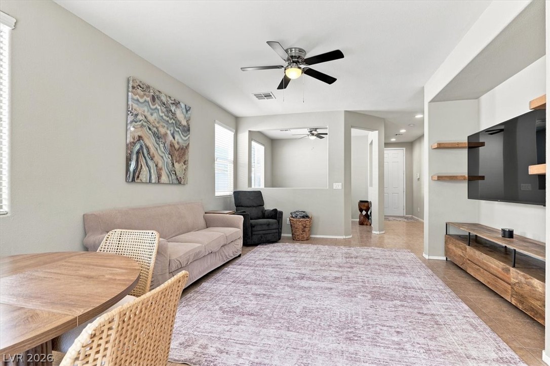 6283 Shamrock Lake Avenue Las Vegas NV 89141
