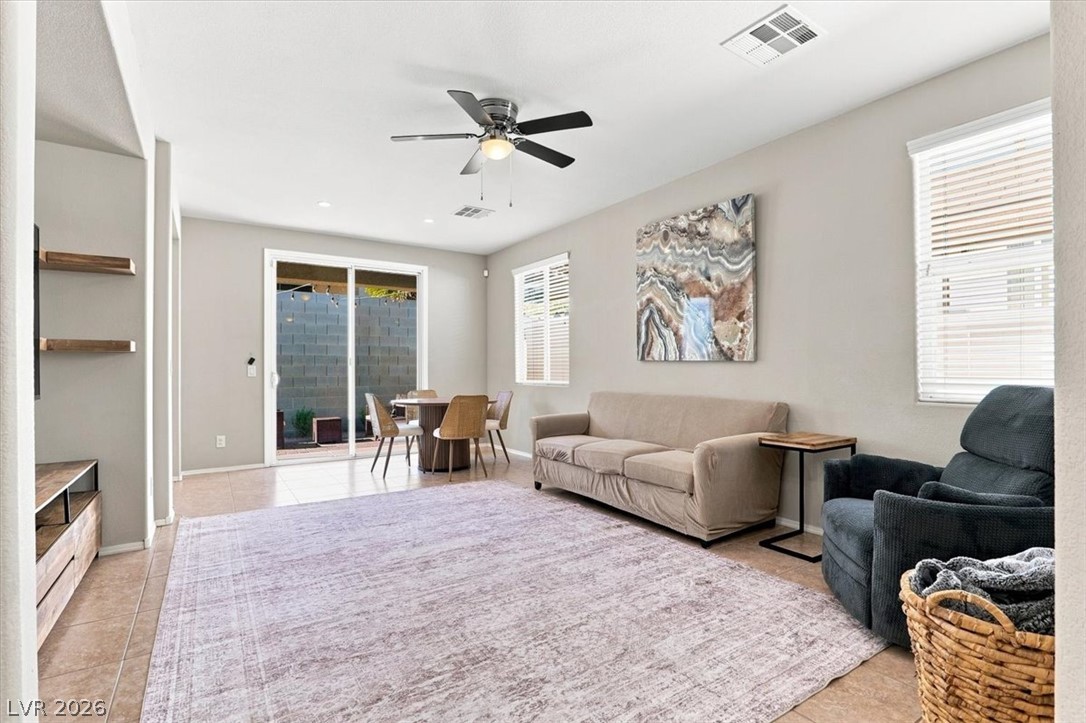 6283 Shamrock Lake Avenue Las Vegas NV 89141
