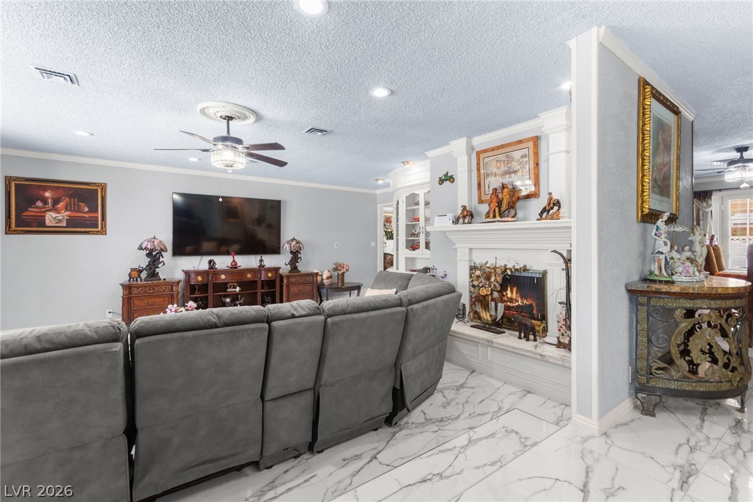 1963 Catalpa Trail Las Vegas NV 89108