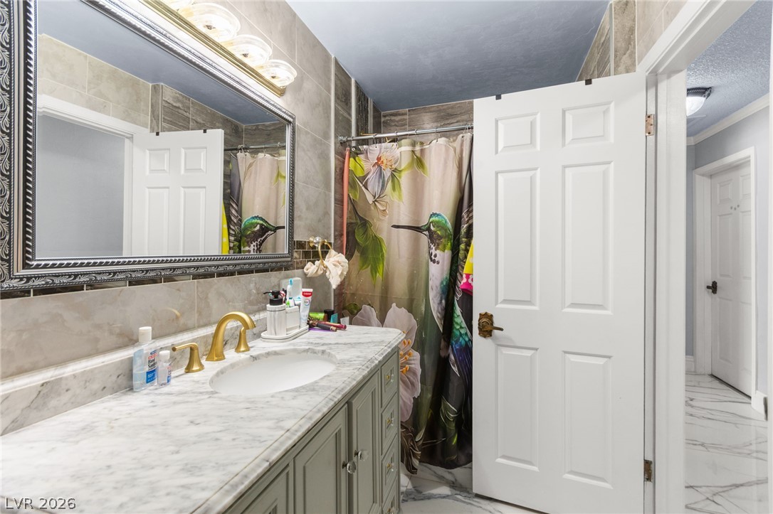1963 Catalpa Trail Las Vegas NV 89108