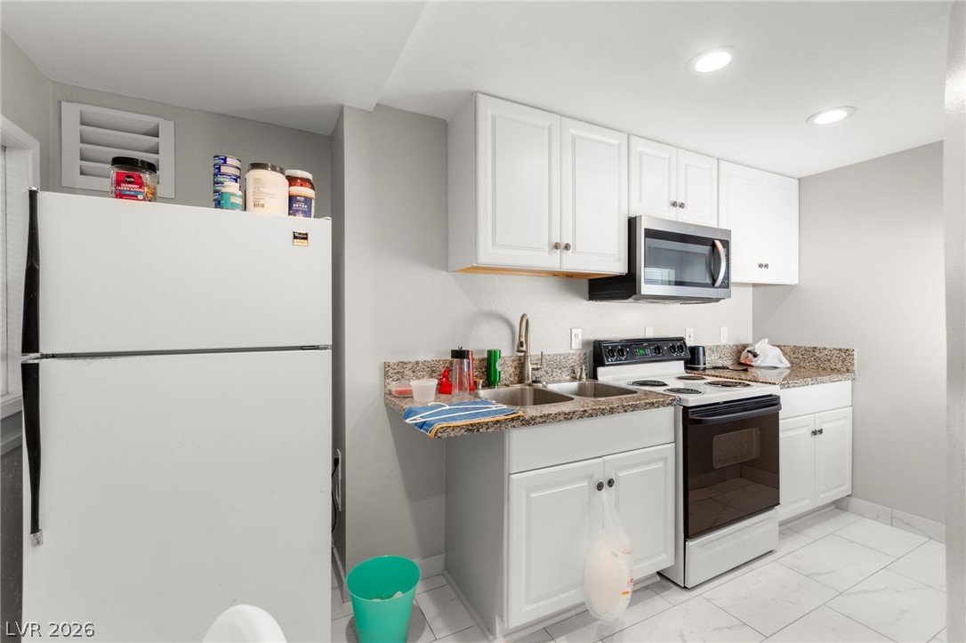 1963 Catalpa Trail Las Vegas NV 89108