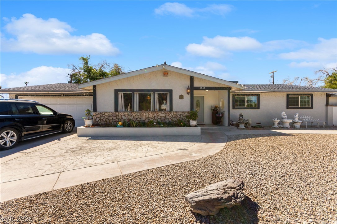 1963 Catalpa Trail Las Vegas NV 89108