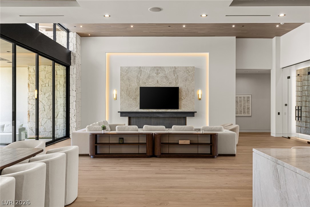24 Pebble Hills Court Las Vegas NV 89141