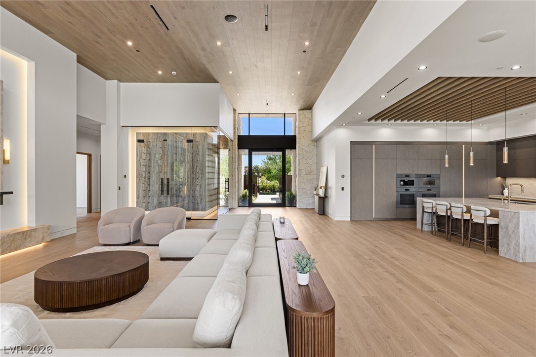 24 Pebble Hills Court Las Vegas NV 89141