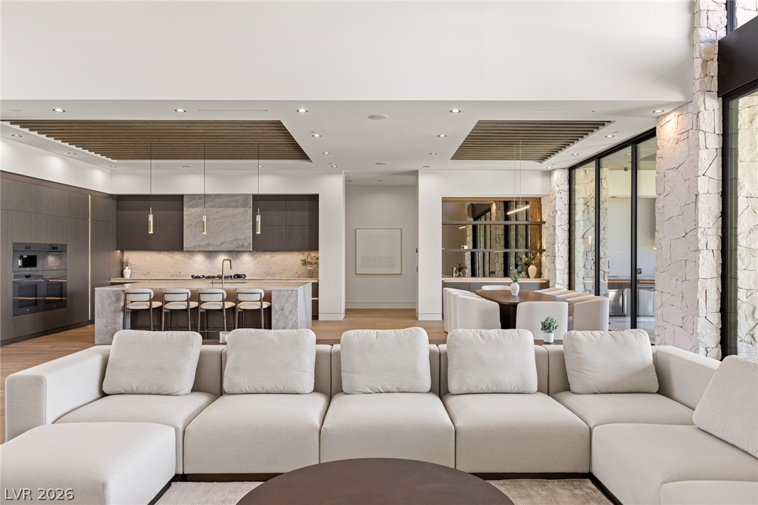 24 Pebble Hills Court Las Vegas NV 89141