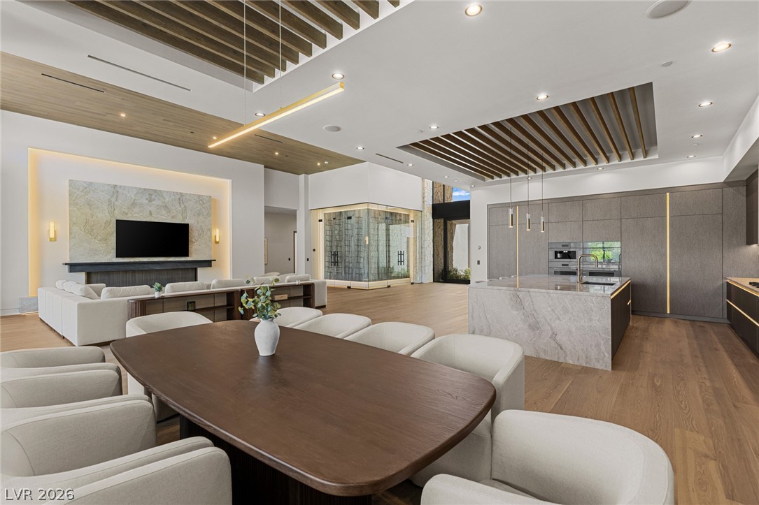 24 Pebble Hills Court Las Vegas NV 89141