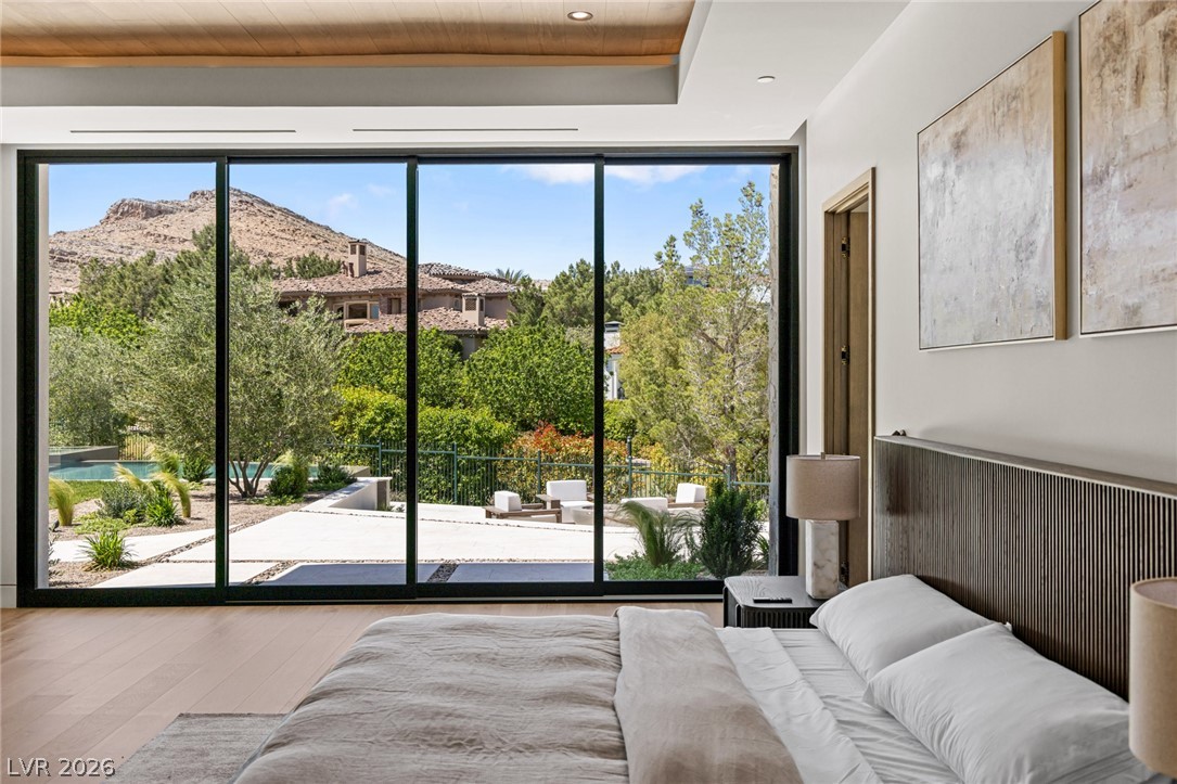24 Pebble Hills Court Las Vegas NV 89141