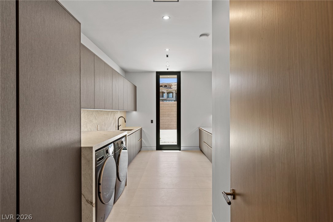 24 Pebble Hills Court Las Vegas NV 89141