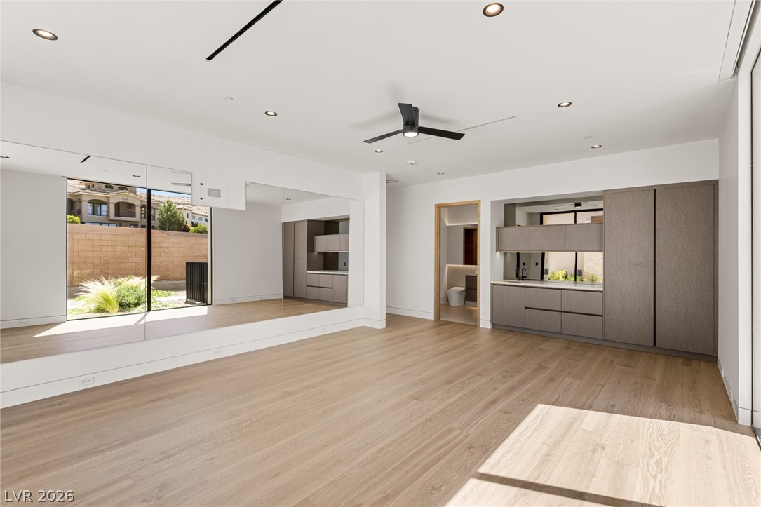 24 Pebble Hills Court Las Vegas NV 89141