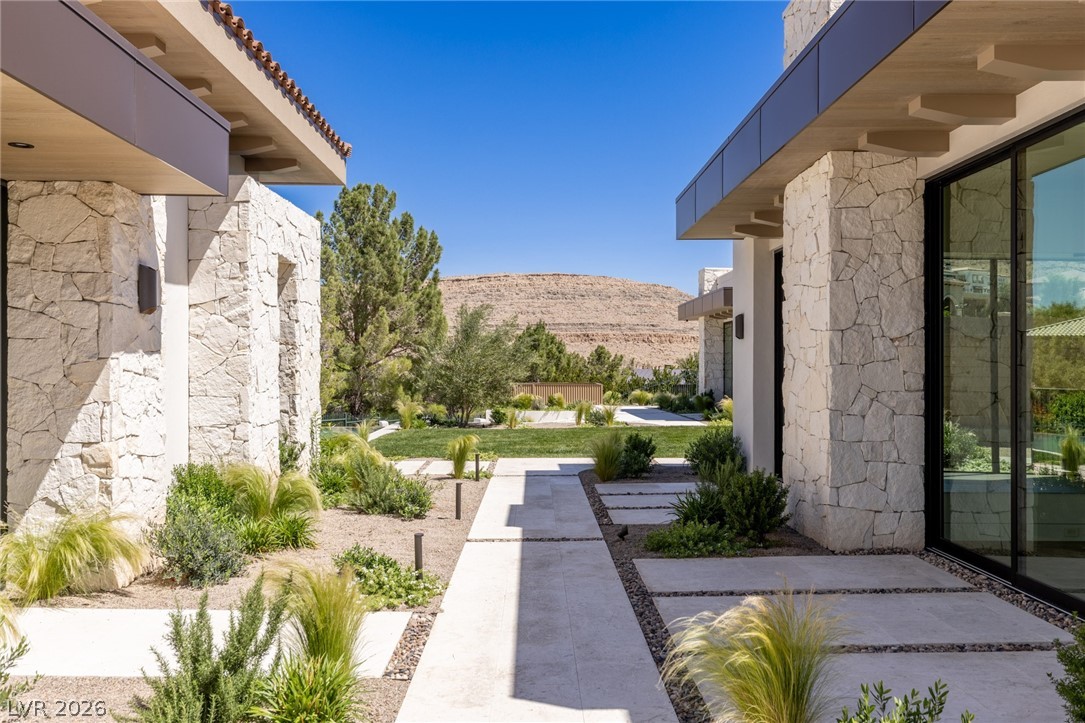 24 Pebble Hills Court Las Vegas NV 89141