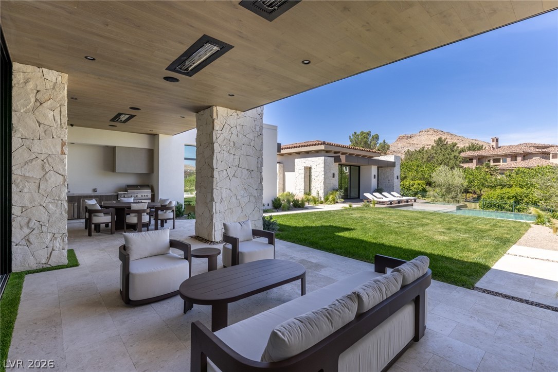 24 Pebble Hills Court Las Vegas NV 89141