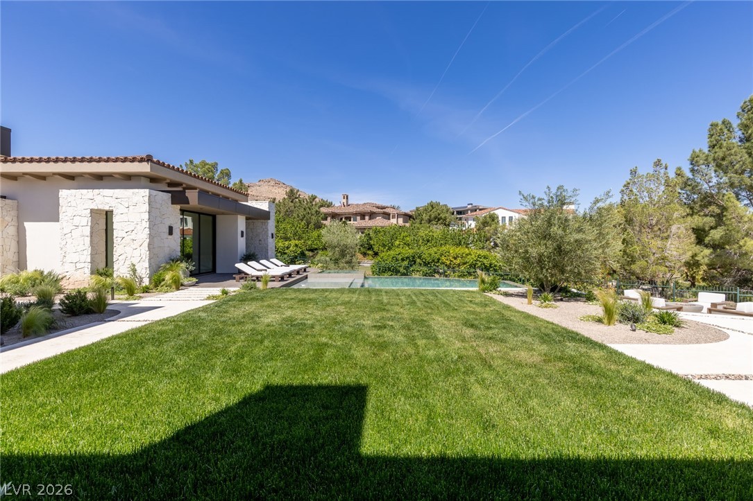 24 Pebble Hills Court Las Vegas NV 89141