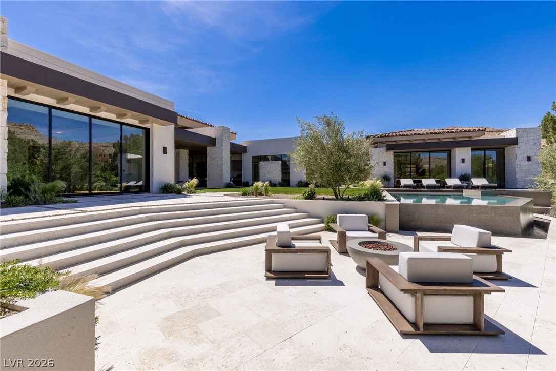 24 Pebble Hills Court Las Vegas NV 89141