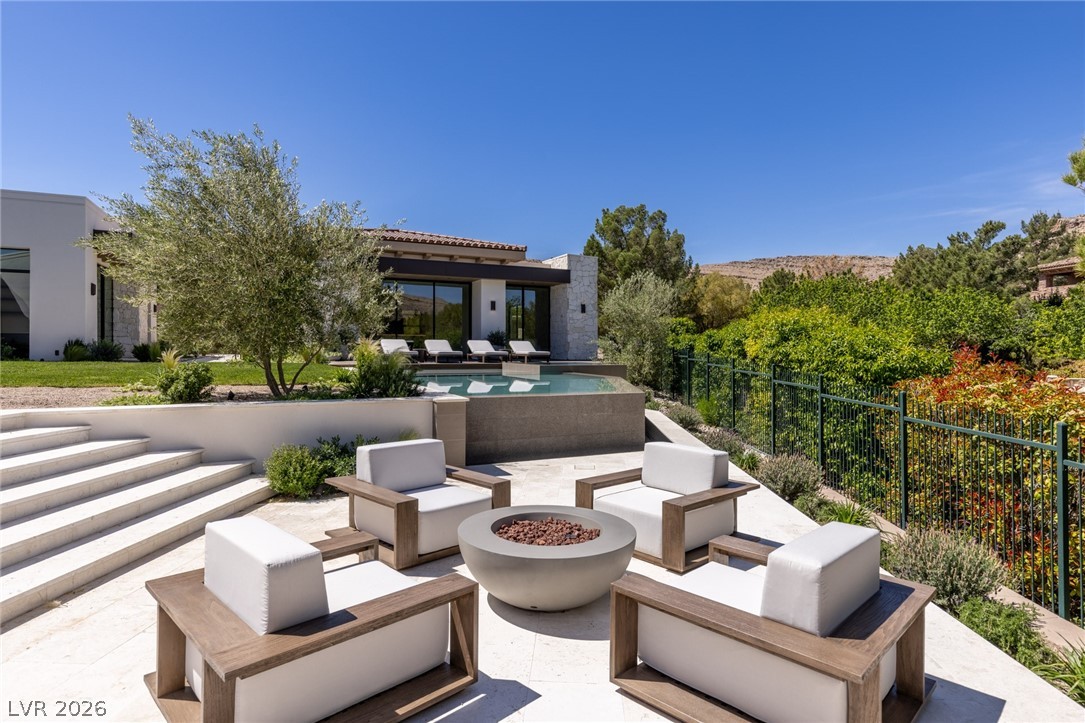 24 Pebble Hills Court Las Vegas NV 89141