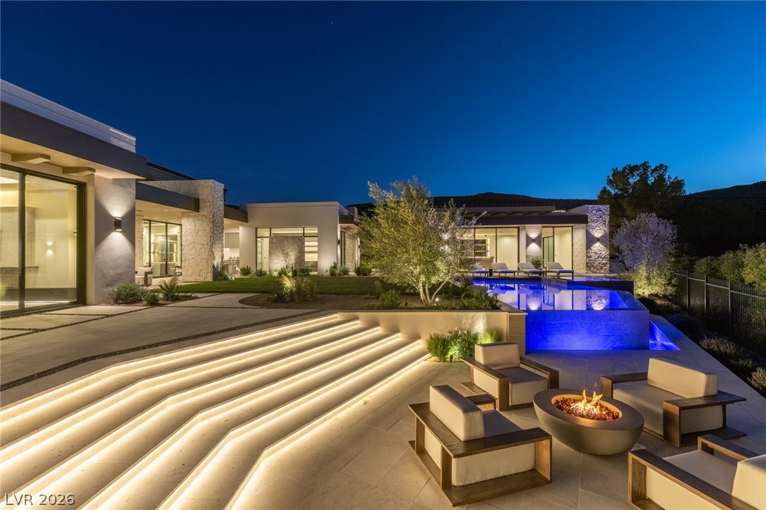 24 Pebble Hills Court Las Vegas NV 89141