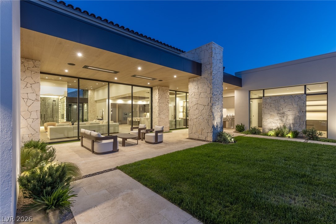 24 Pebble Hills Court Las Vegas NV 89141