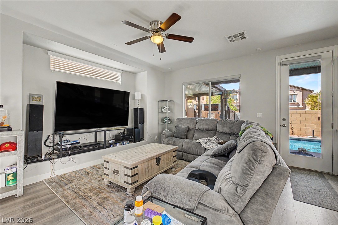 10536 Laurelwood Lake Avenue Las Vegas NV 89166