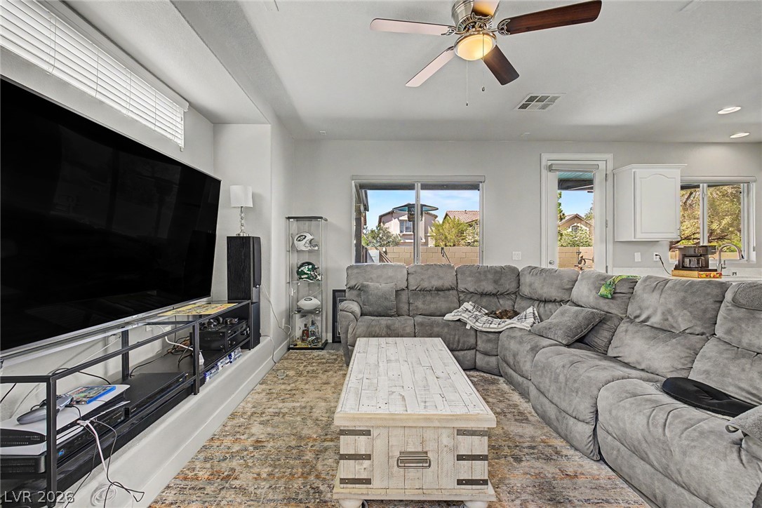 10536 Laurelwood Lake Avenue Las Vegas NV 89166