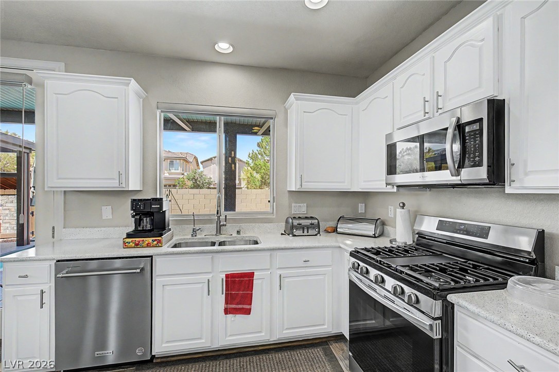 10536 Laurelwood Lake Avenue Las Vegas NV 89166