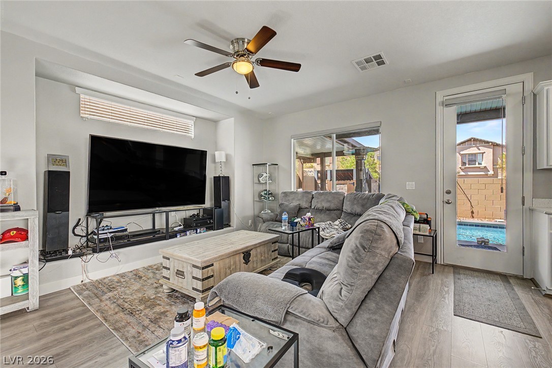 10536 Laurelwood Lake Avenue Las Vegas NV 89166