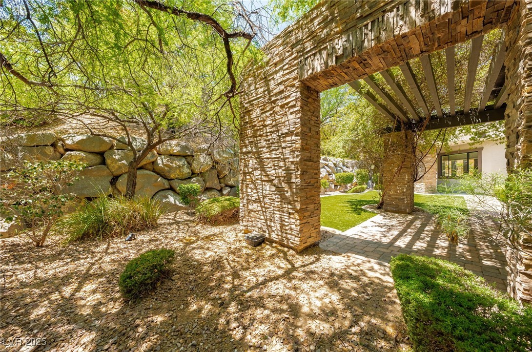 29 Soaring Bird Court Las Vegas NV 89135