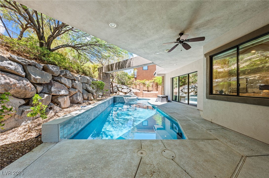 29 Soaring Bird Court Las Vegas NV 89135