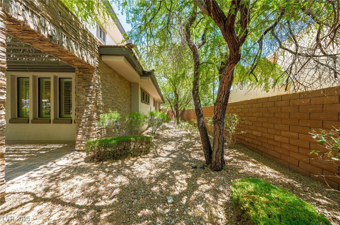 29 Soaring Bird Court Las Vegas NV 89135