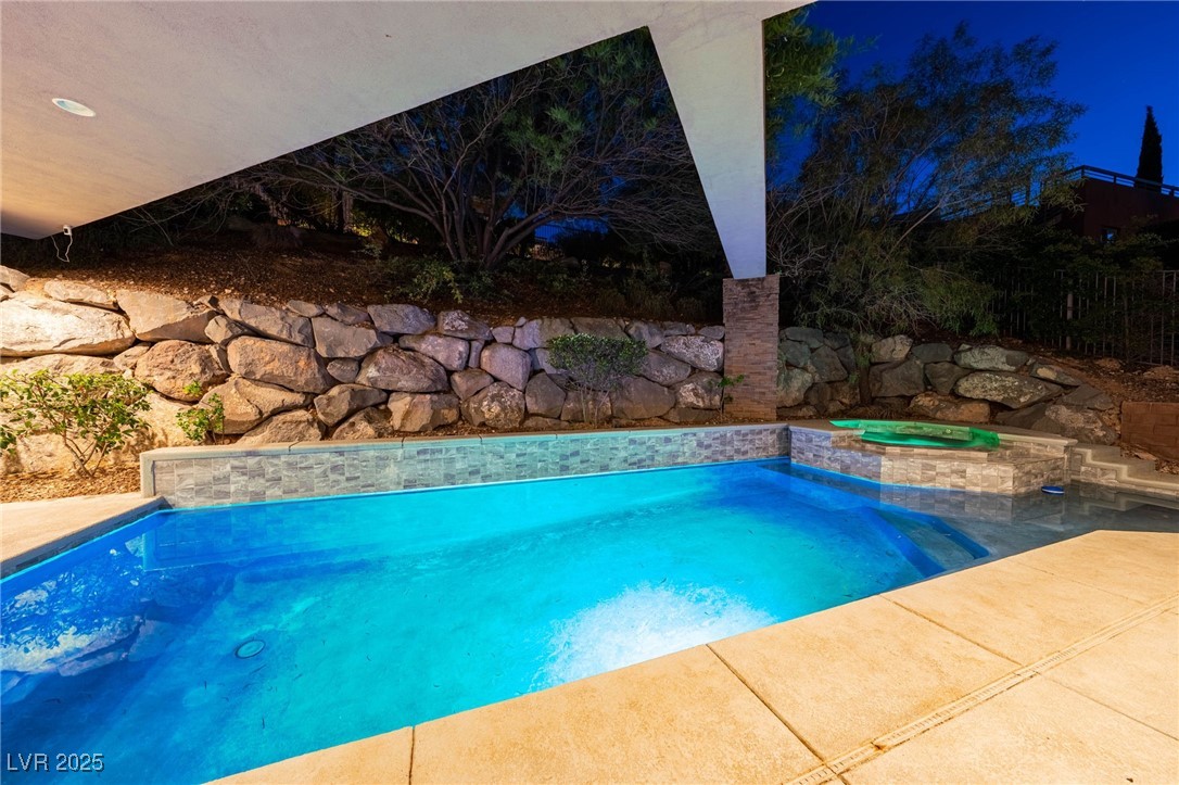 29 Soaring Bird Court Las Vegas NV 89135