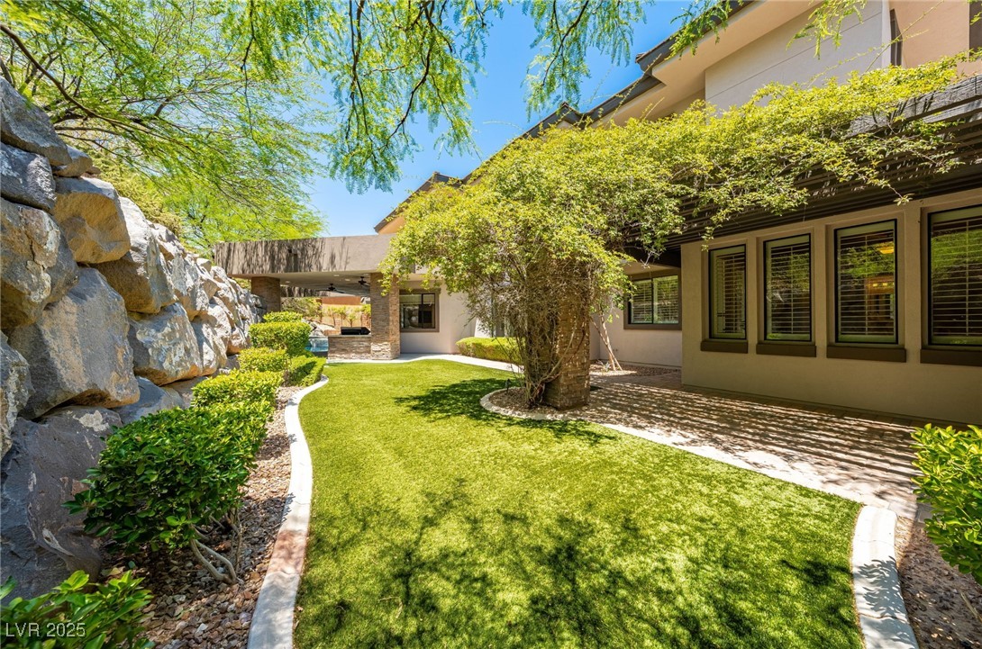 29 Soaring Bird Court Las Vegas NV 89135