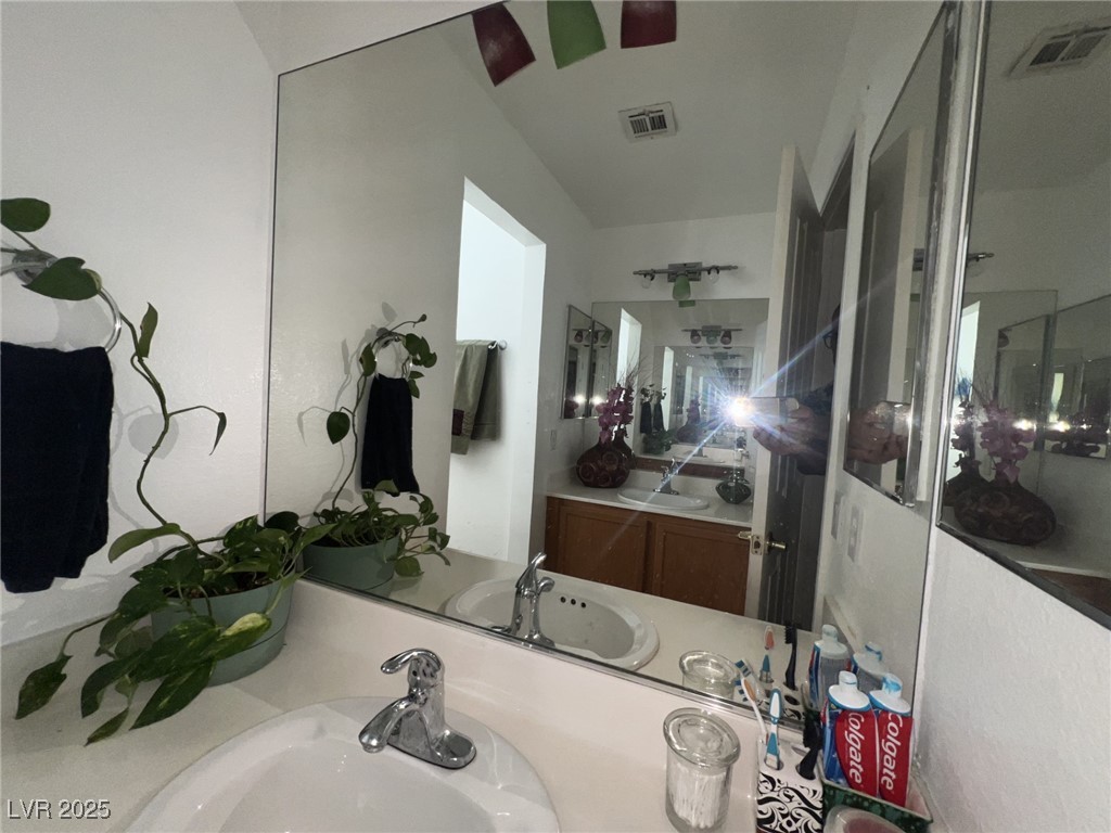 6596 Secluded Avenue Las Vegas NV 89110