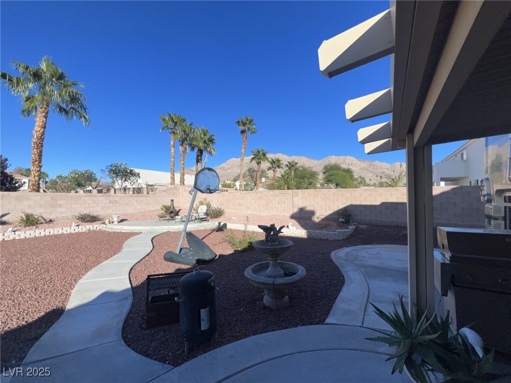 6596 Secluded Avenue Las Vegas NV 89110