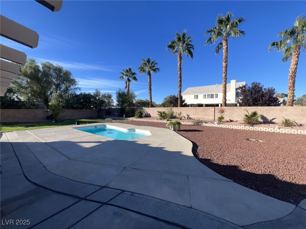 6596 Secluded Avenue Las Vegas NV 89110