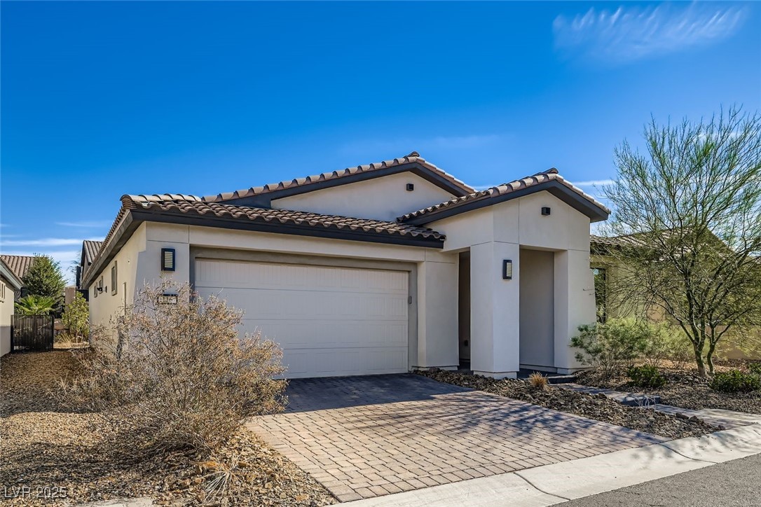 116 Lake Oasis Street Henderson NV 89011