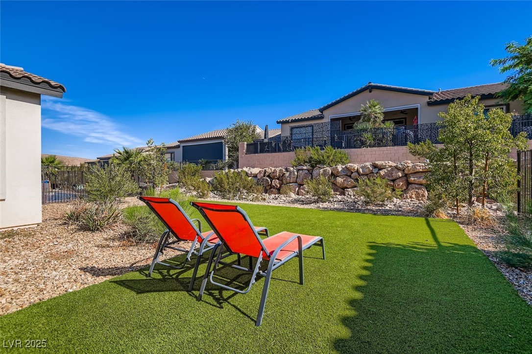 116 Lake Oasis Street Henderson NV 89011