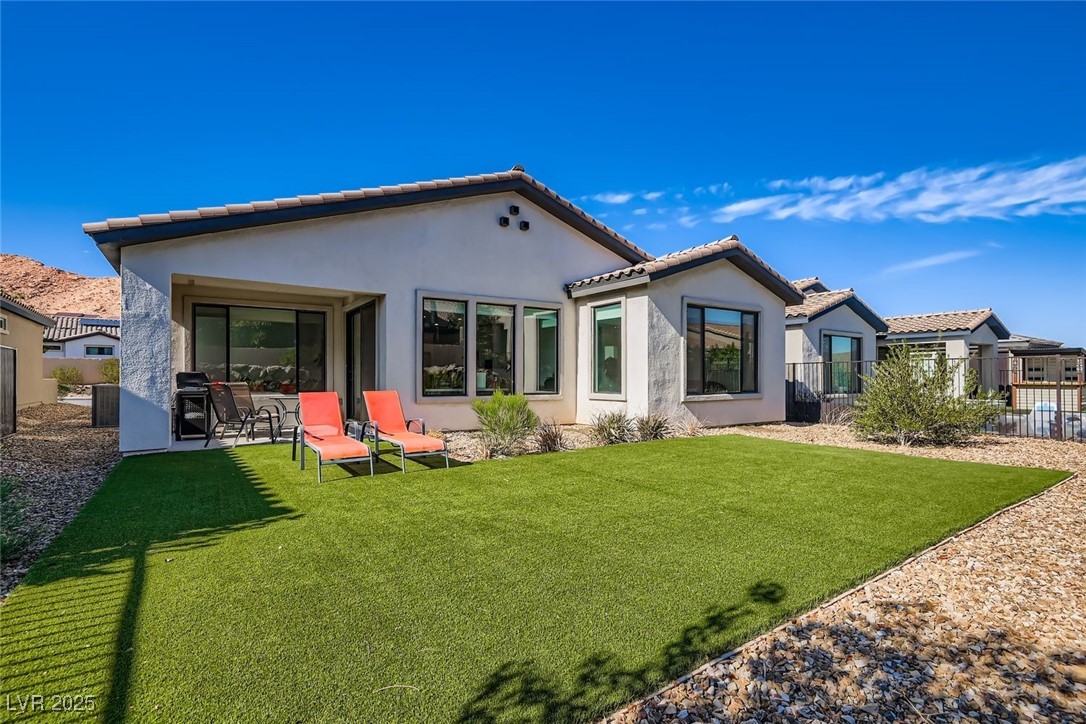 116 Lake Oasis Street Henderson NV 89011