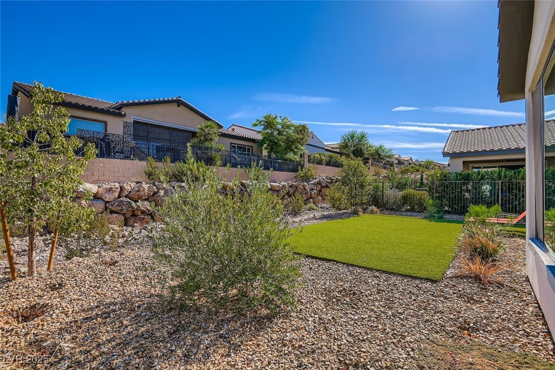 116 Lake Oasis Street Henderson NV 89011