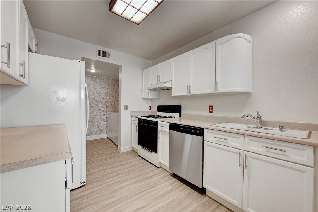 8464 Vast Horizon Avenue Las Vegas NV 89129